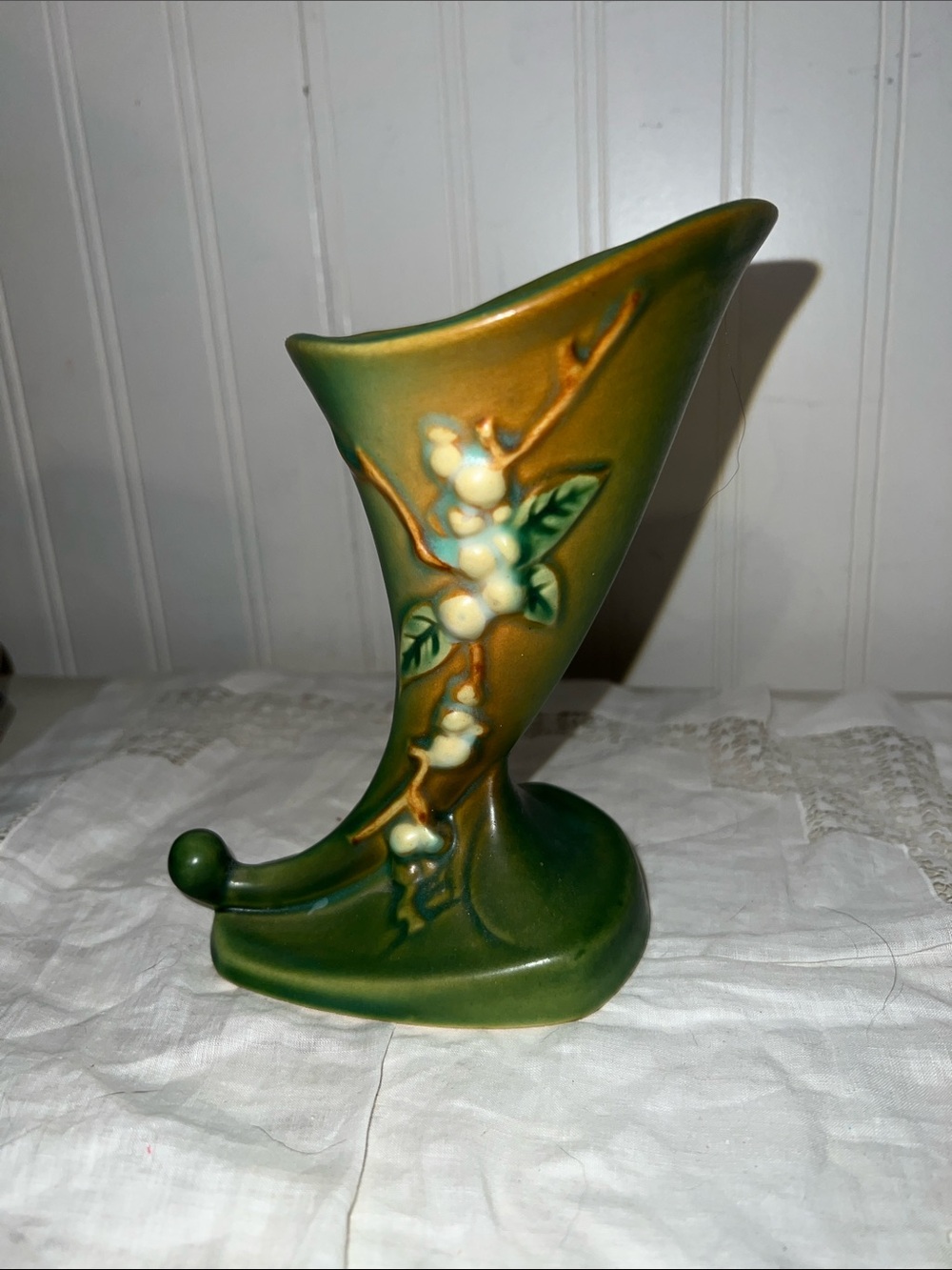 Vintage Roseville Snowberry green cornucopia vase